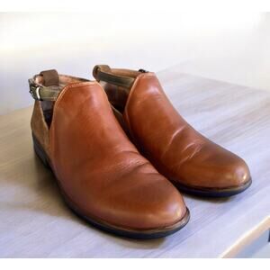Naot Kamsin Bootie women’s size 8.5 US/39 EU